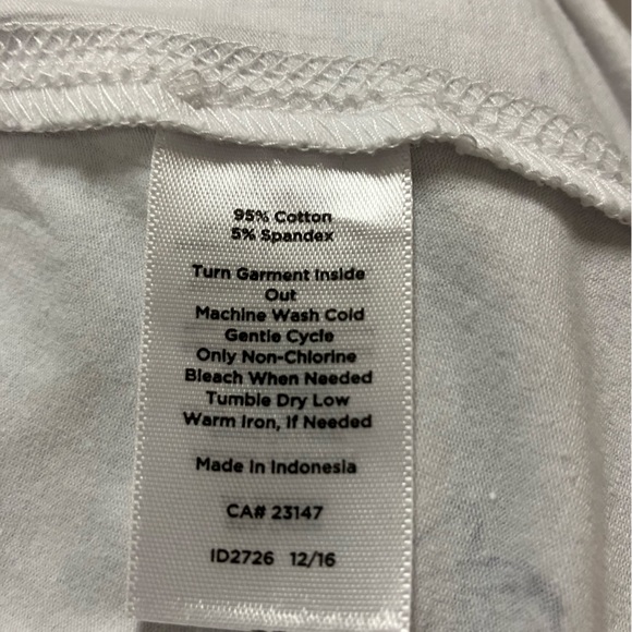 NWT, Wonderly top, short sleeved, parchment, M. - Picture 6 of 6